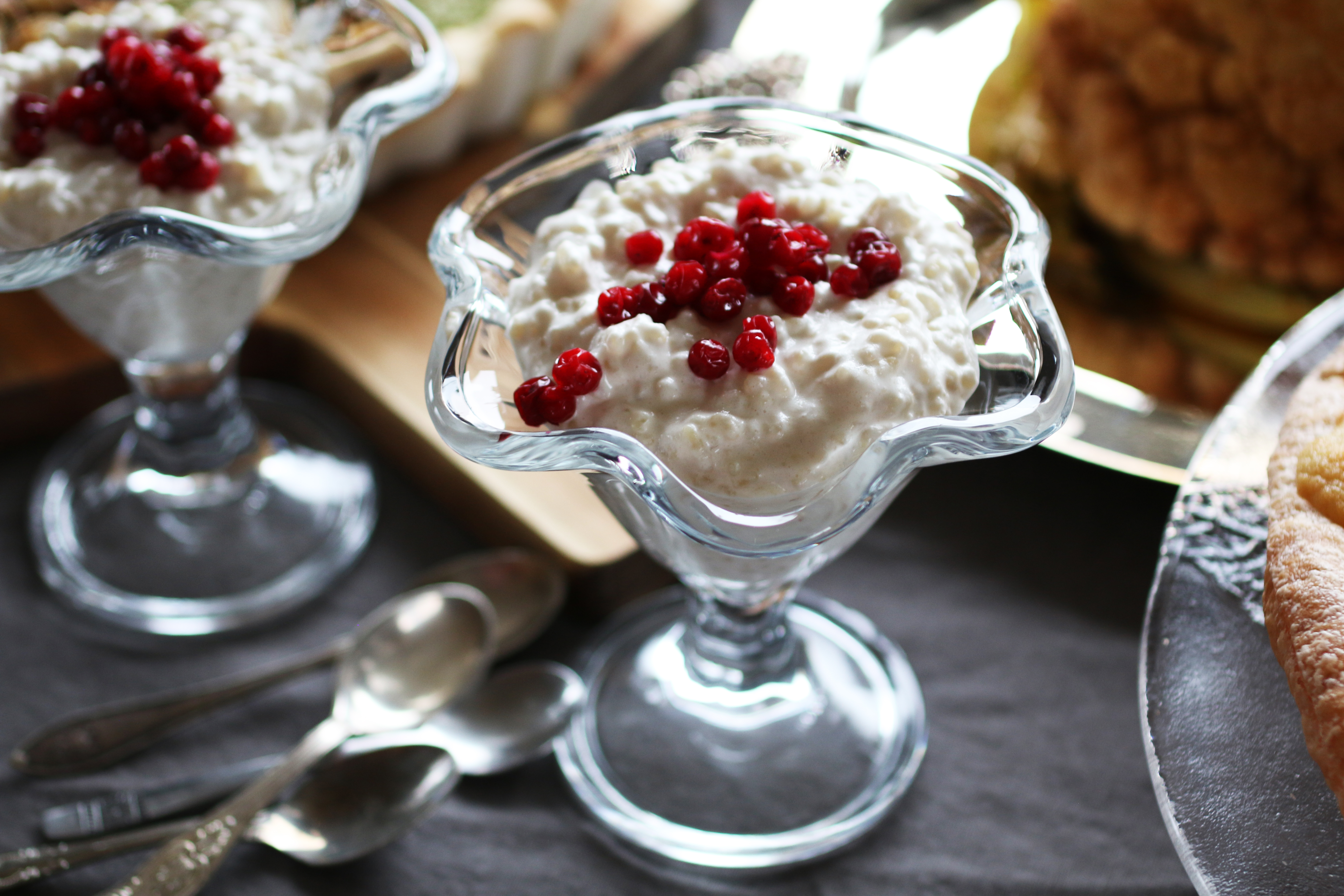 Vegansk ris a la malta i en dessertskål