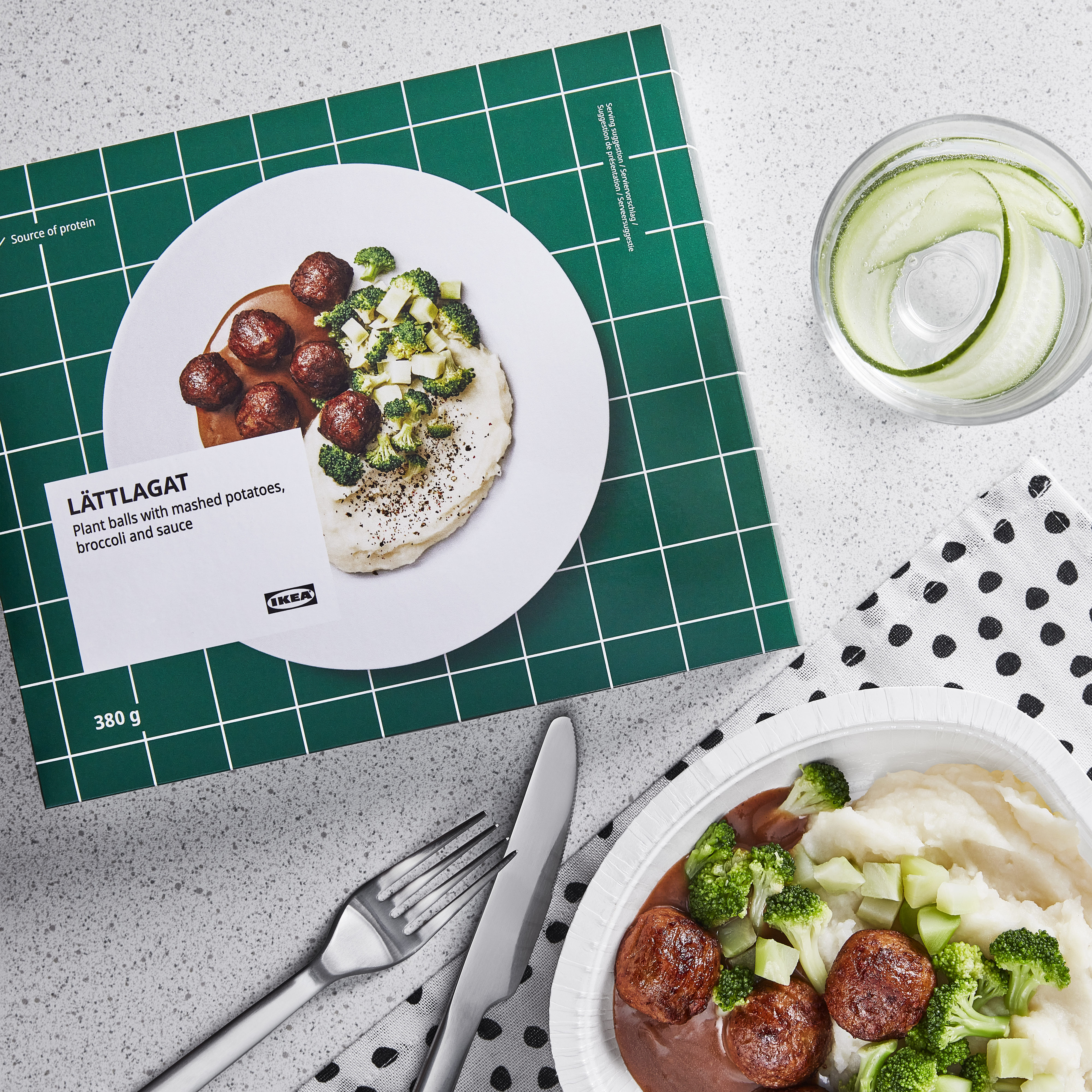 Foto: IKEA IKEA Lättlagat färdigrätt i paket med en portion vid sidan