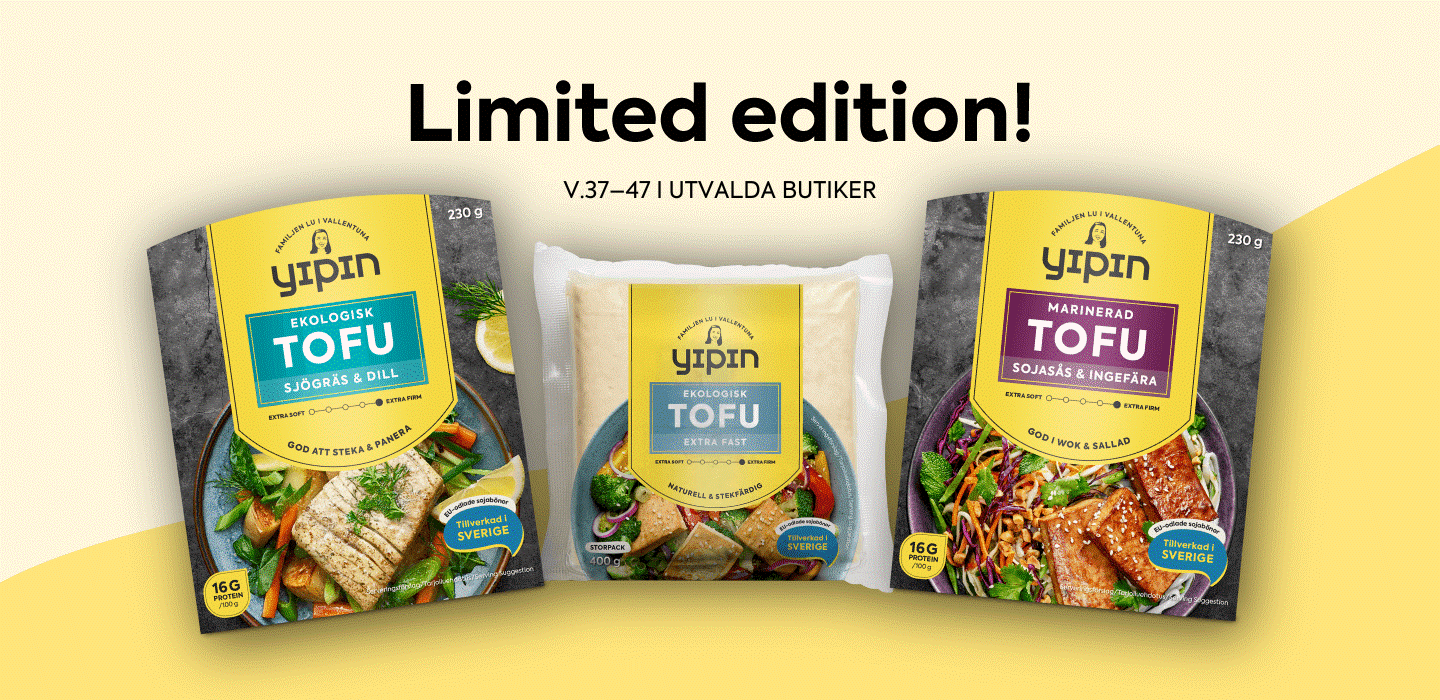Produktfoto: YiPin Tre paket tofu uppradade mot en ljusgul bakgrund.