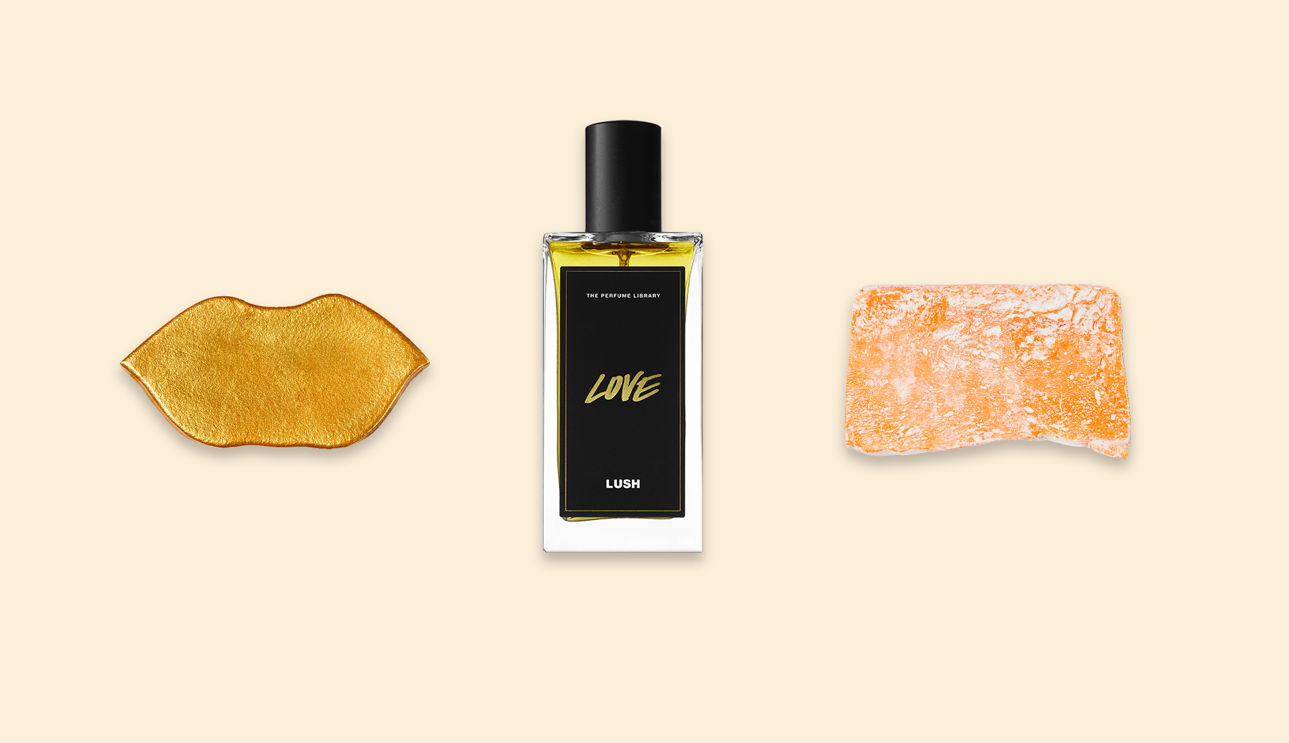 Produktfoto: Lush En läppmask i guld, en parfymflaska och en ljusorange tvål uppradade mot en ljusgul bakgrund