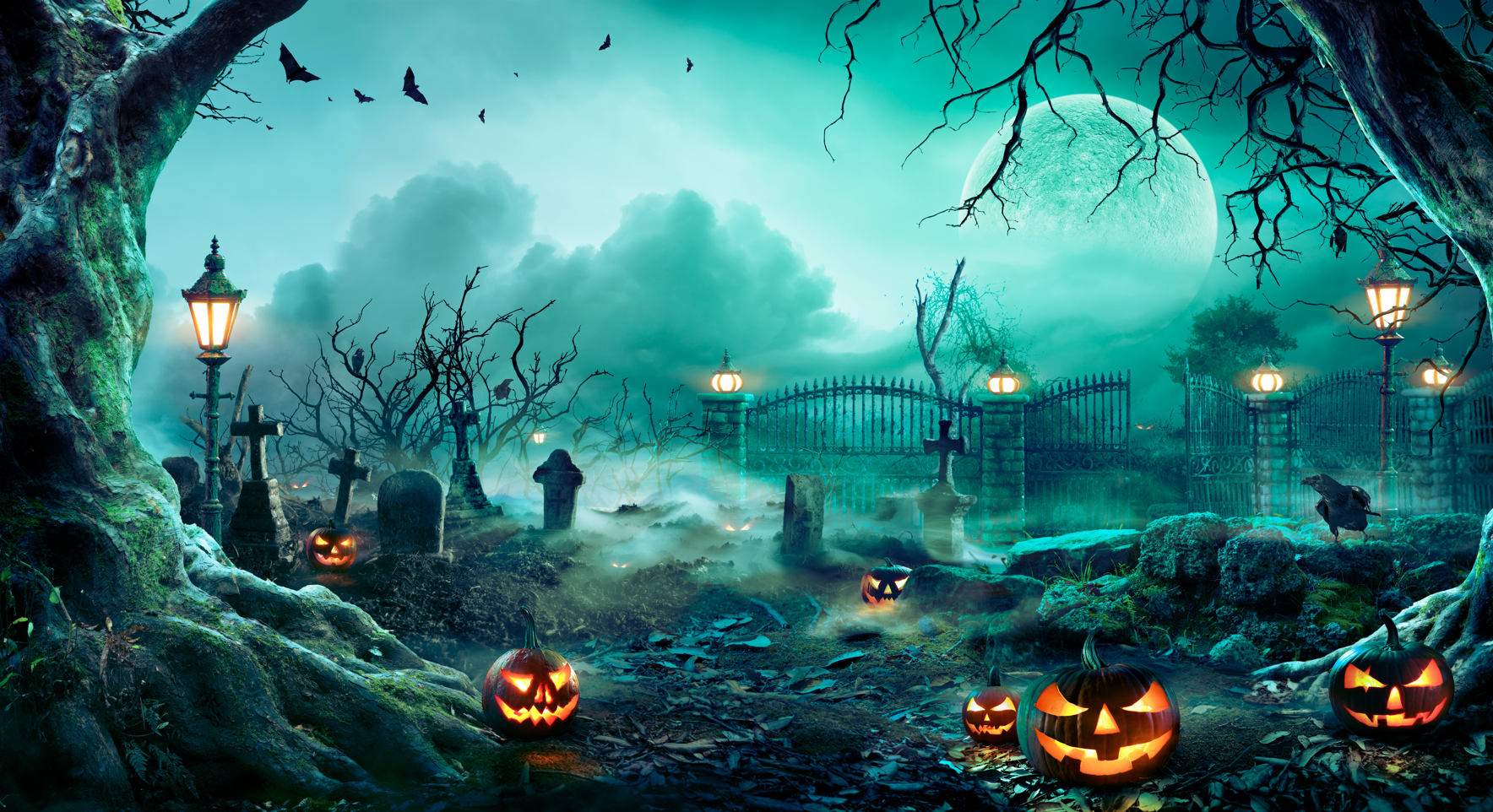 Foto: Romolo Tavani/Shutterstock Pumpor i kyrkogård i den läskiga natten - Halloween bakgrund