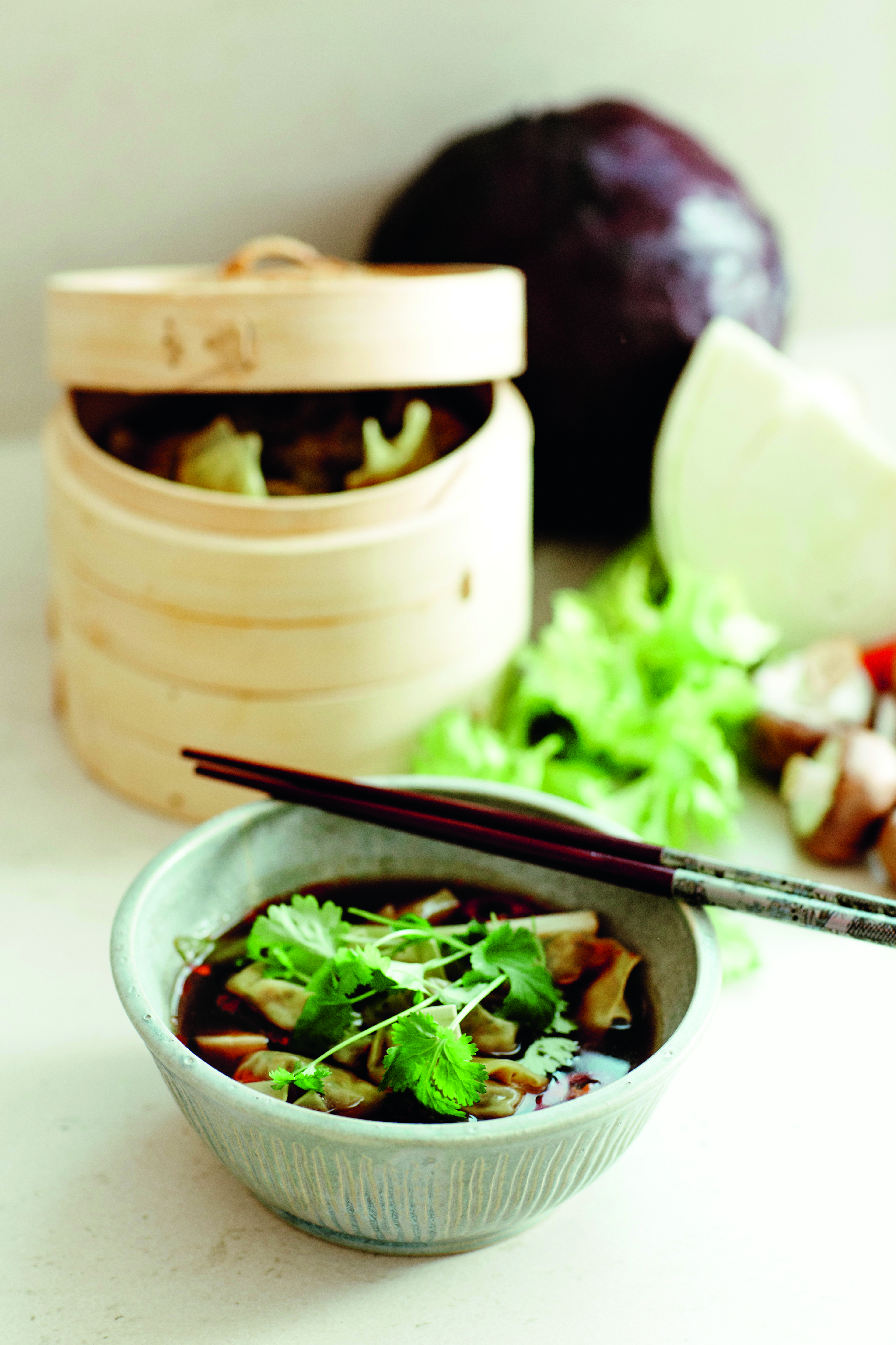 Foto: Pernilla Sjöholm Svampwontons i limeblad- och shiitakebuljong