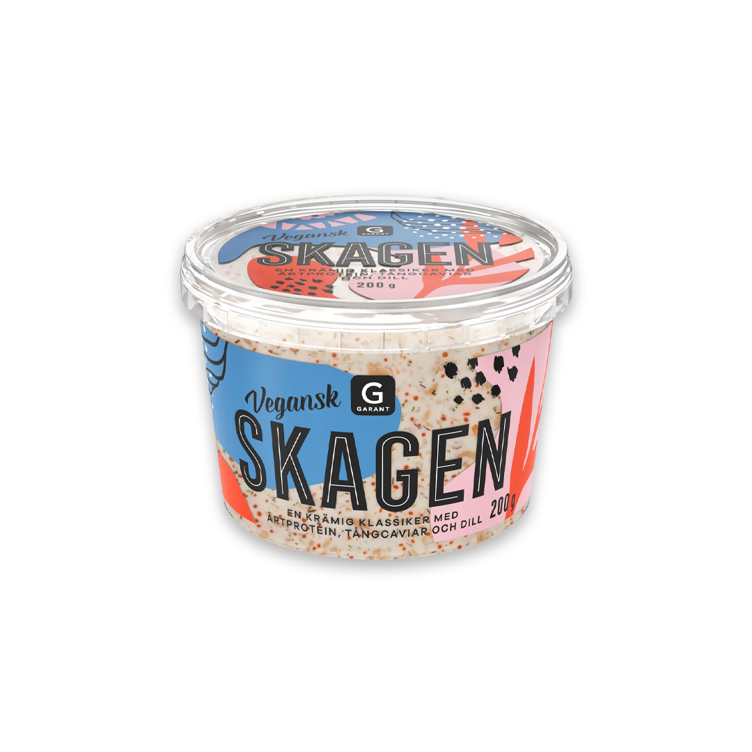 en burk med skagenröra mot en vit bakgrund