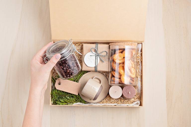 Presentbox med godsaker