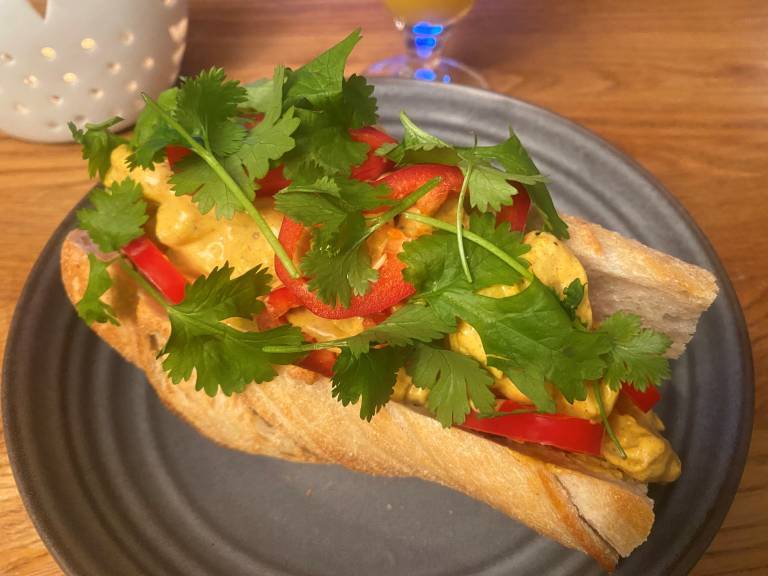 Baguette med vegansk kycklingröra