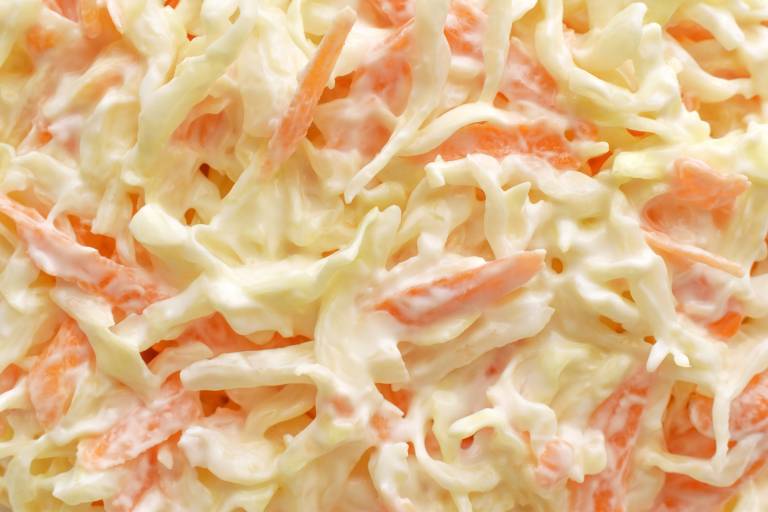 coleslaw med riven vitkål och morot