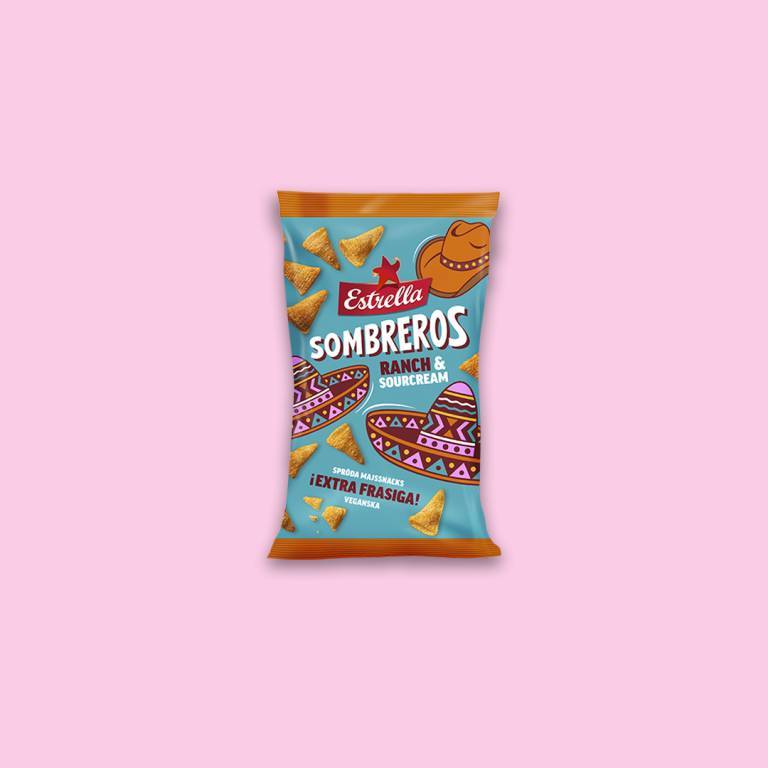 Chipspåse mot en ljusrosa bakgrund. 