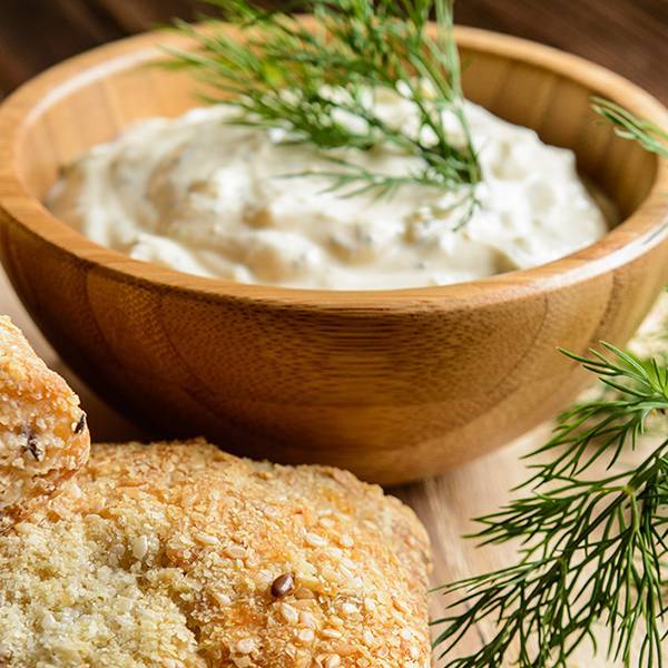 vegansk hovmästarsill i en träskål