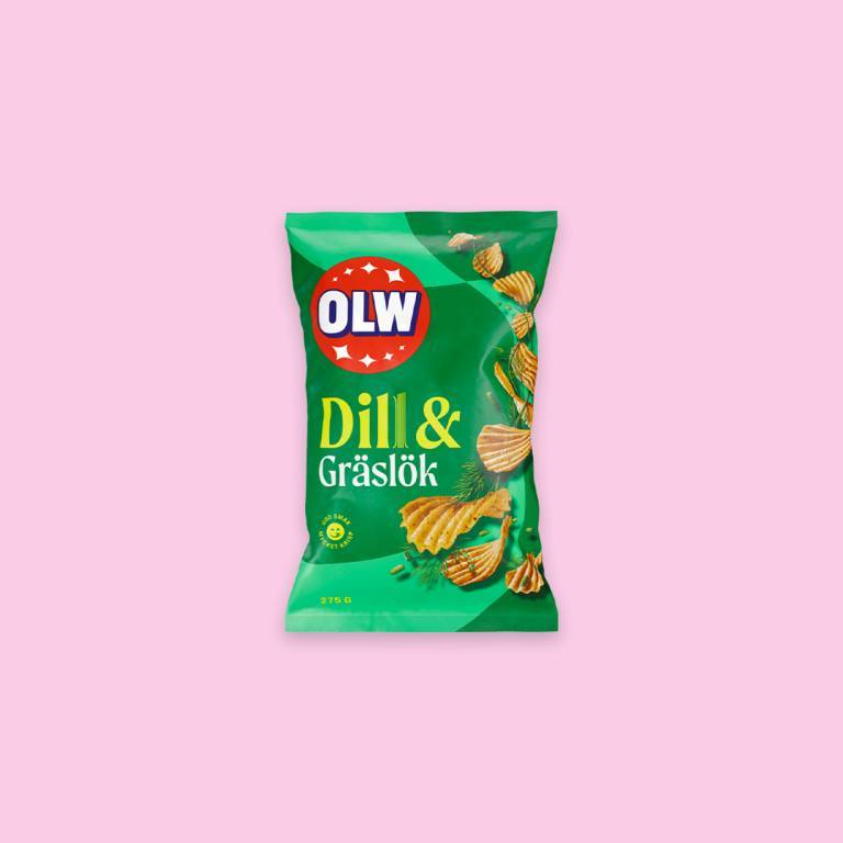 Chipspåse mot en ljusrosa bakgrund. 