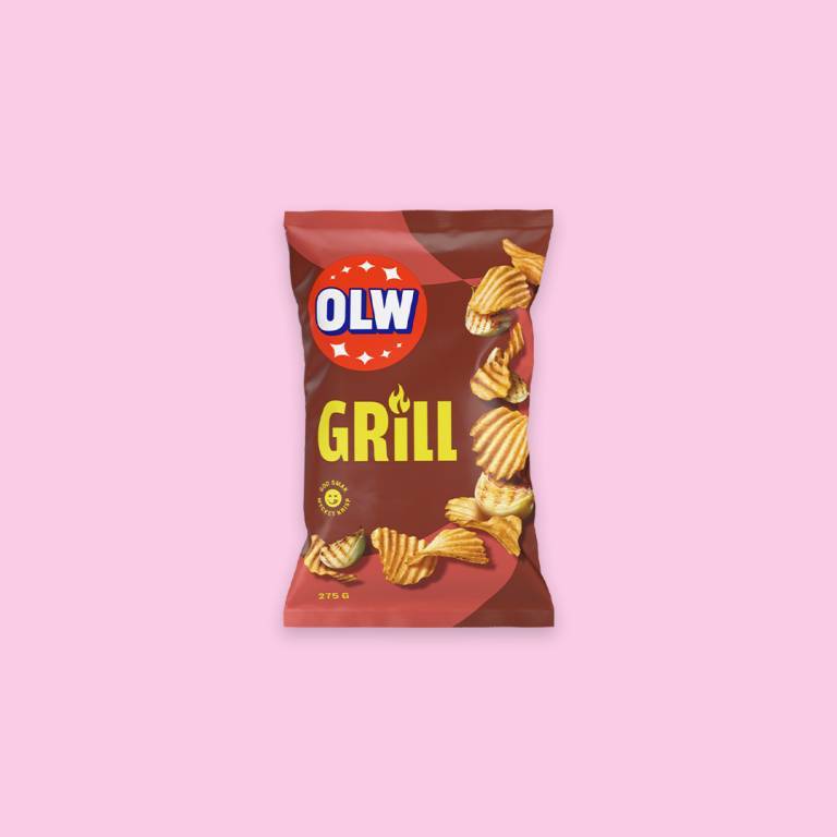Chipspåse mot en ljusrosa bakgrund. 