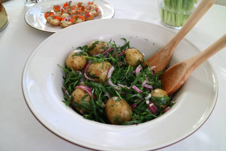 Potatissallad med senapsvinägrett 