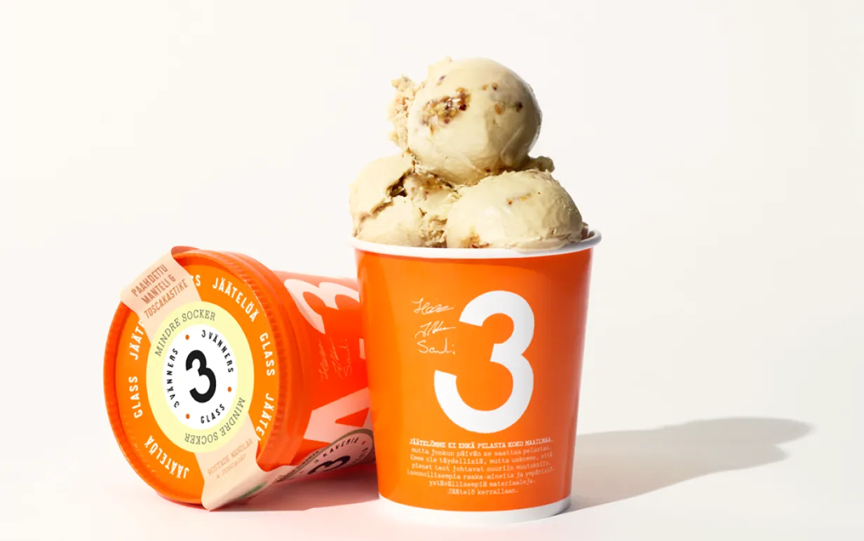 Två glassförpackningar från Tre vänner