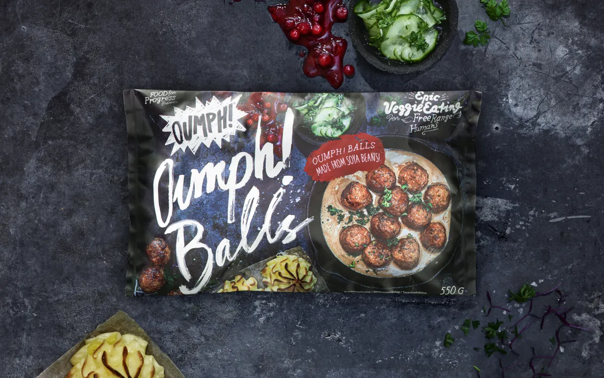 Förpackning av veganska köttbullar från Oumph!