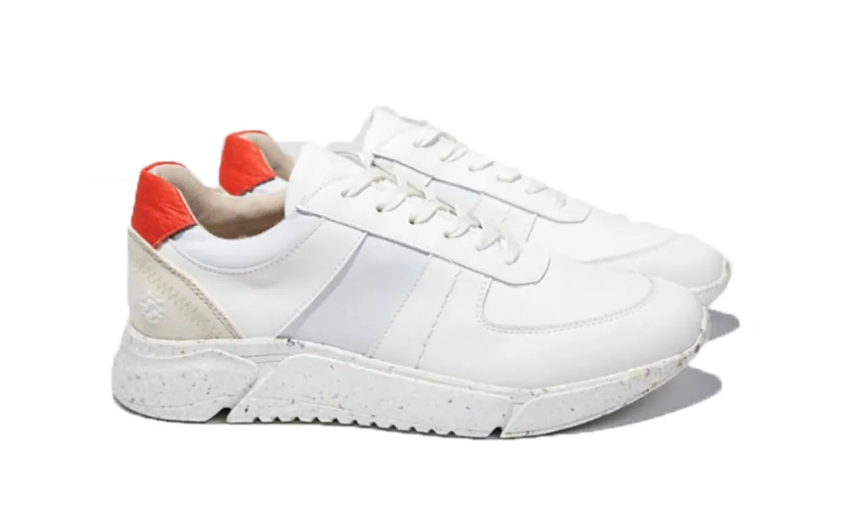 Vita sneakers från Humans are vain