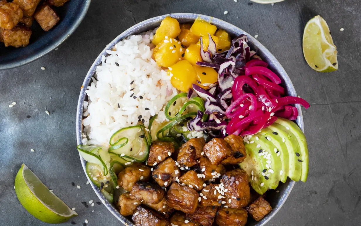 Poké bowl med tempeh