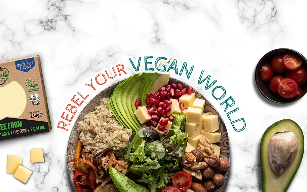 Vegansk ost i en sallad