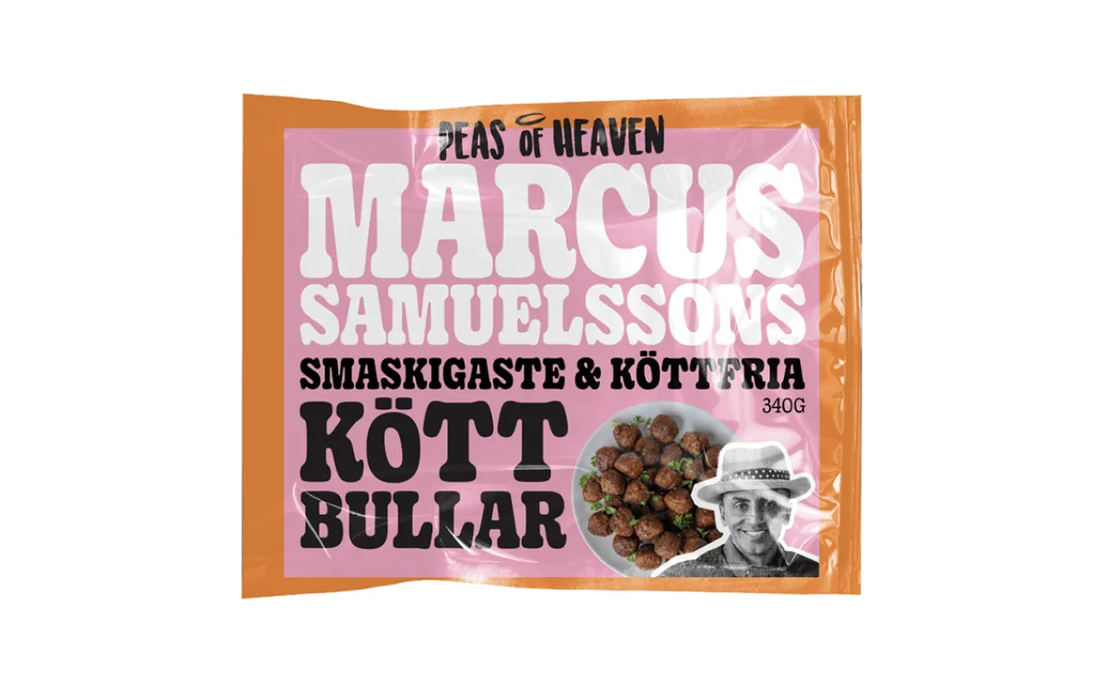 en påse veganska köttbullar mot en vit bakgrund