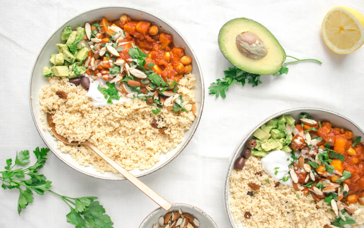 marrokansk mat med couscous och kikärtsgryta