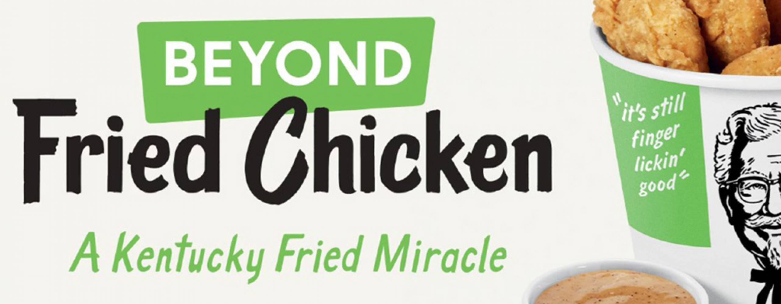 Texten Beyond - Fried Chicken. Intill en bägare med veganska nuggets.