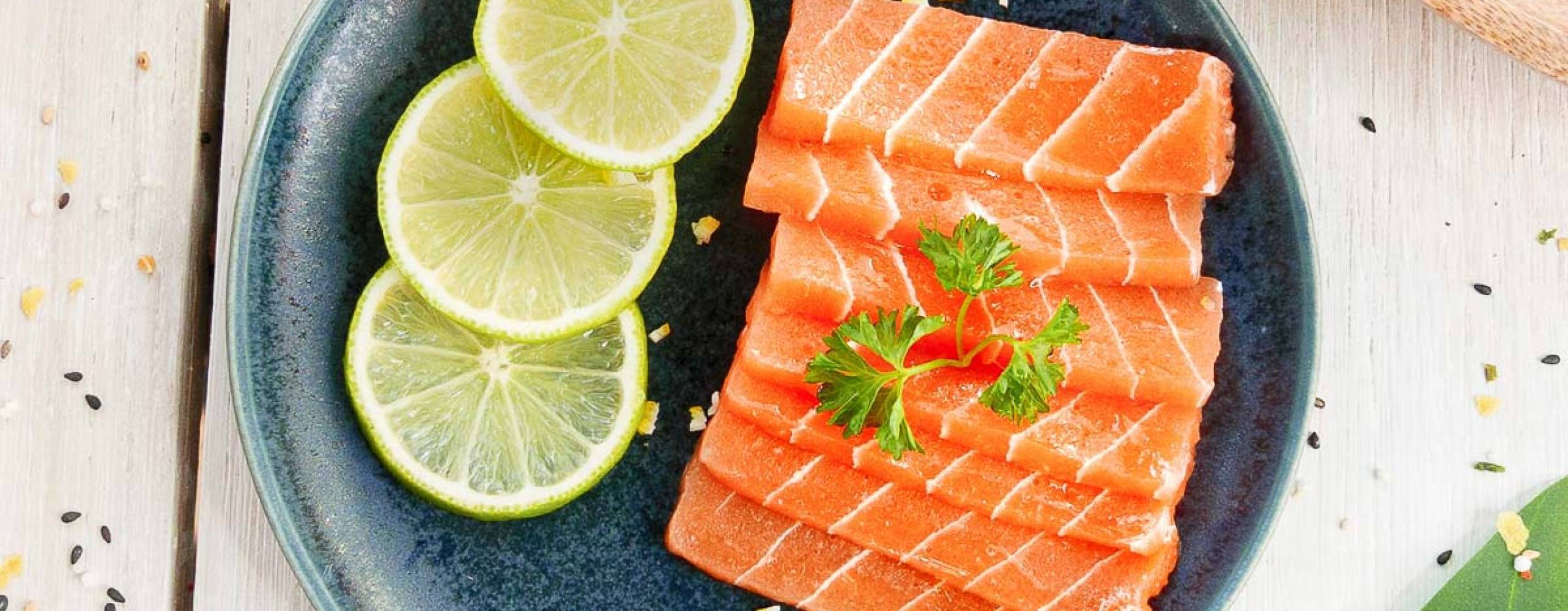 Vegansk lax på en tallrik