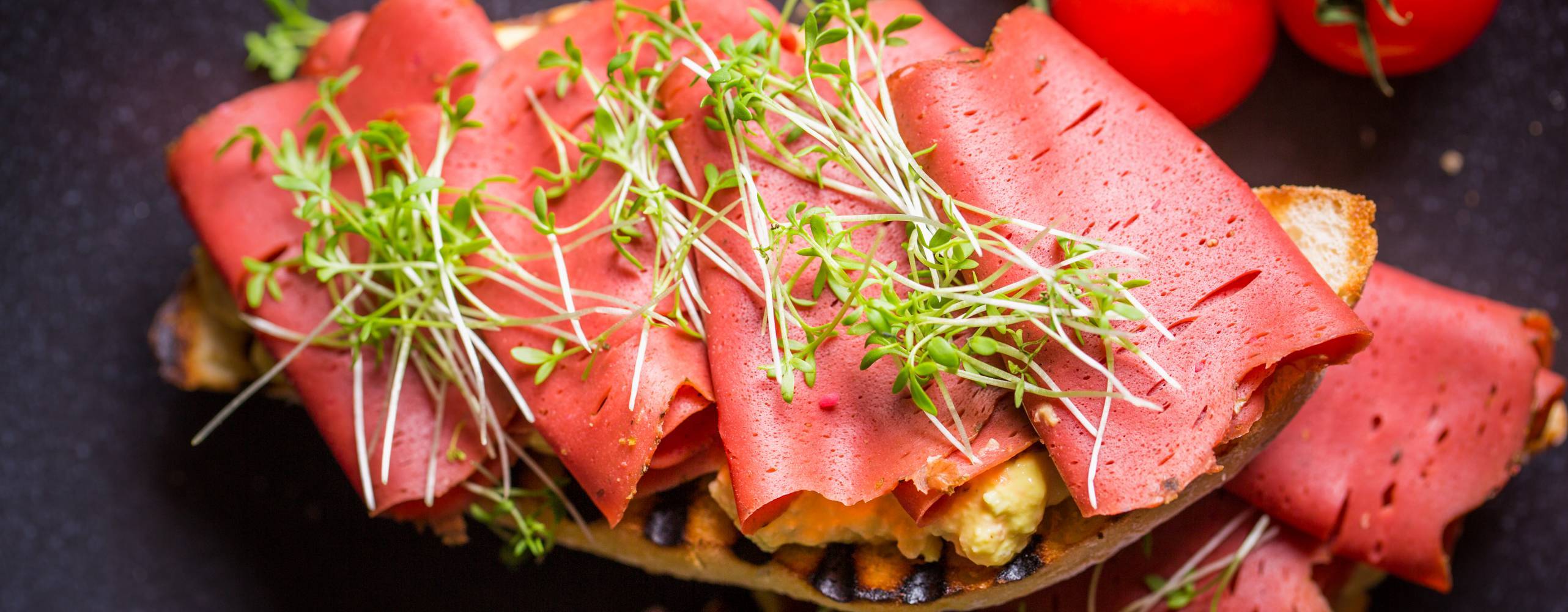 vegansk seitan på en macka