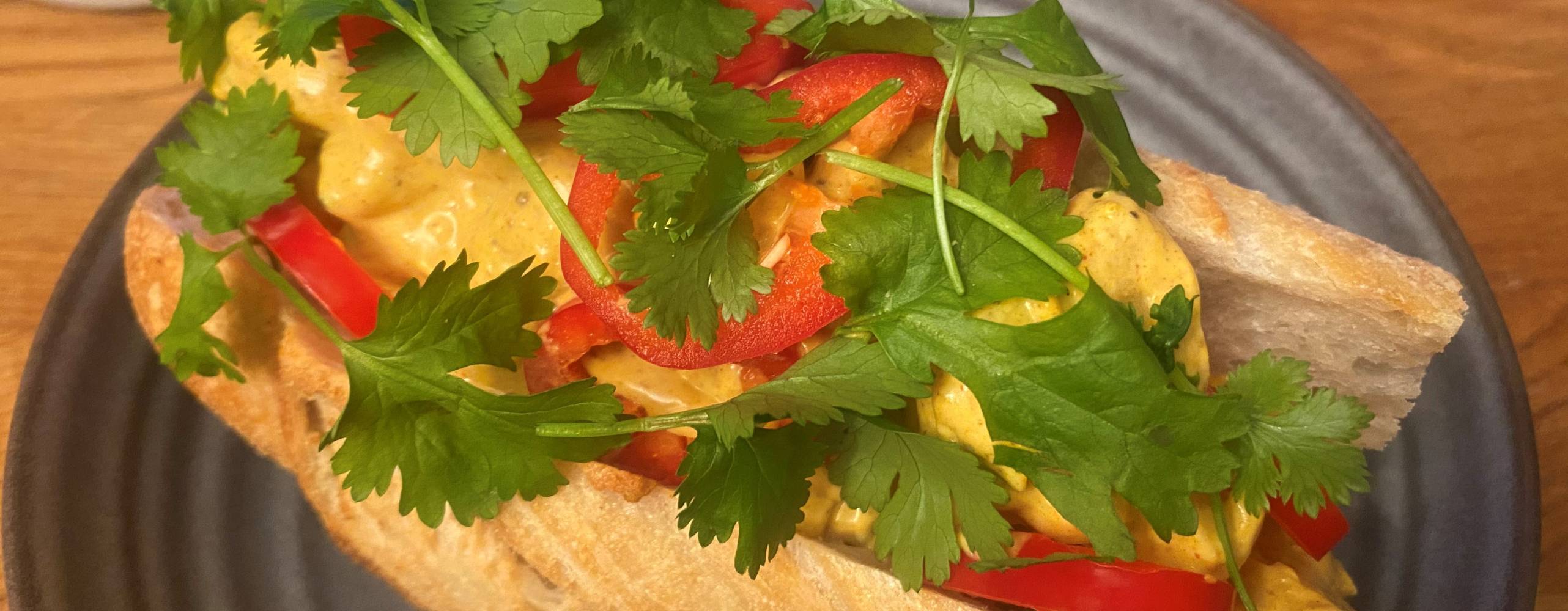 Foto: Ami Niglöv / @plantbasedbyami Baguette med vegansk kycklingröra
