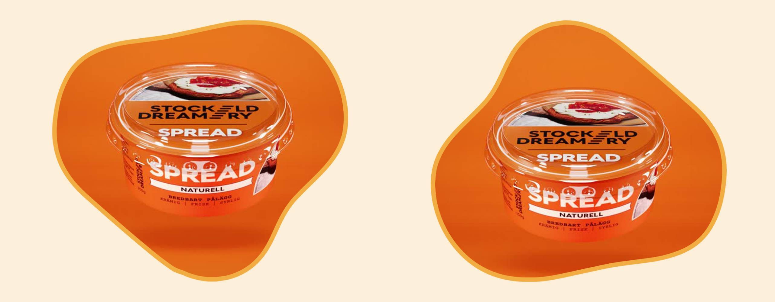 Två ojämna former med en organge växtbaserad cream cheese i varje form på en ljusgul bakgrund.