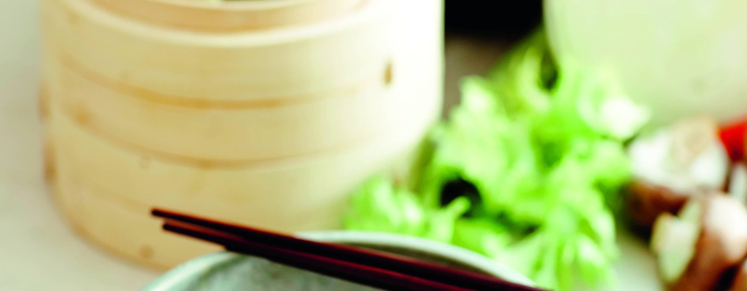 Svampwontons  i limeblad- och shiitakebuljong